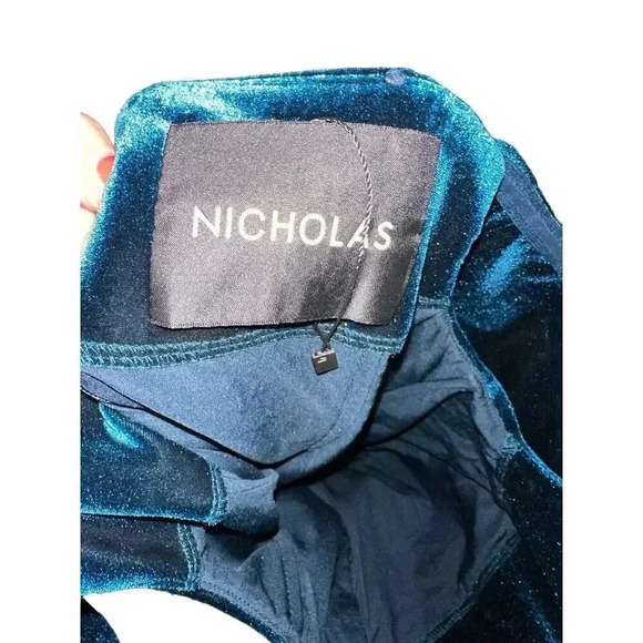 Nicholas Velvet off-the-shoulder Mini Dress in Green - Picture 6 of 7